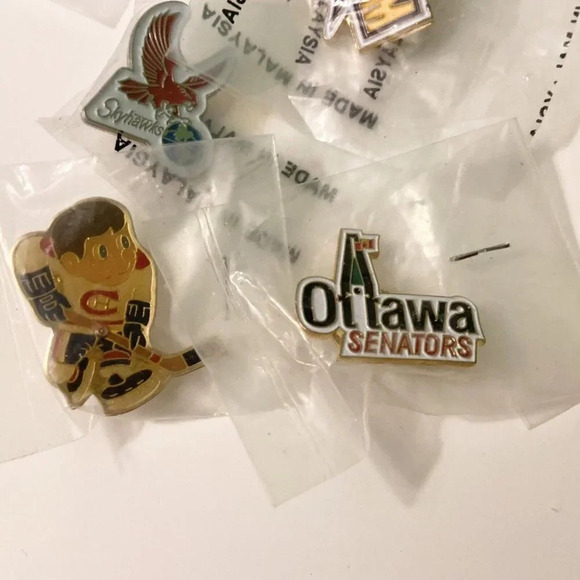 Vintage Hockey Beer Pins Skyhawks Beer Cap Ottawa Senators Montreal  Canadiens - Picture 3 of 10